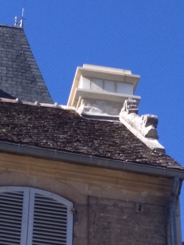 Cheminees souche centre ville Falaise 