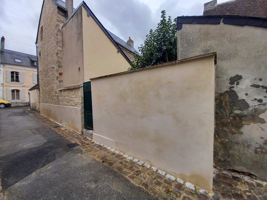 Mur et portillon