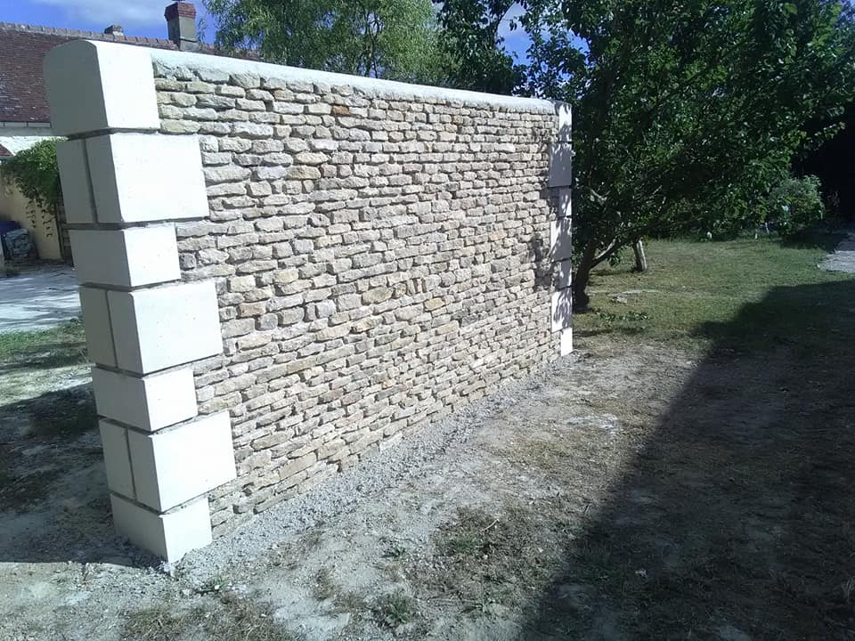 Maconnerie Beche Pain Bourdelas mur denceinte